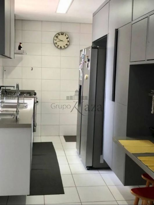 Apartamento Cobertura - Perdizes - 4 Quartos sendo 2 Suítes - 216m²