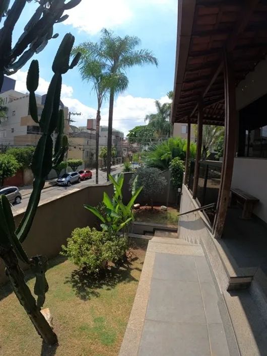 Venda de Casa em Belo Horizonte-MG, bairro Castelo e 420.00m² Área Terreno