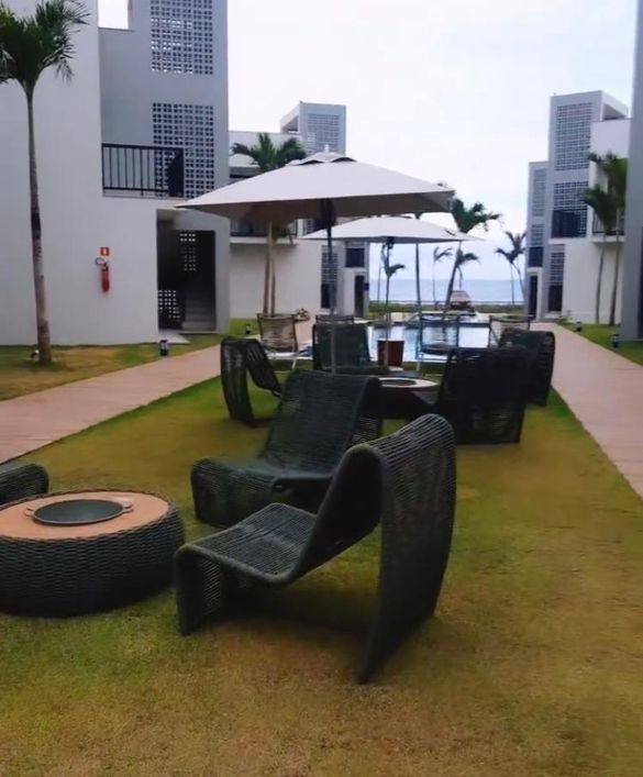 Imóvel para venda tem 110 metros quadrados com 3 quartos em Itacimirim (Monte Gordo) - Camaçari - BA