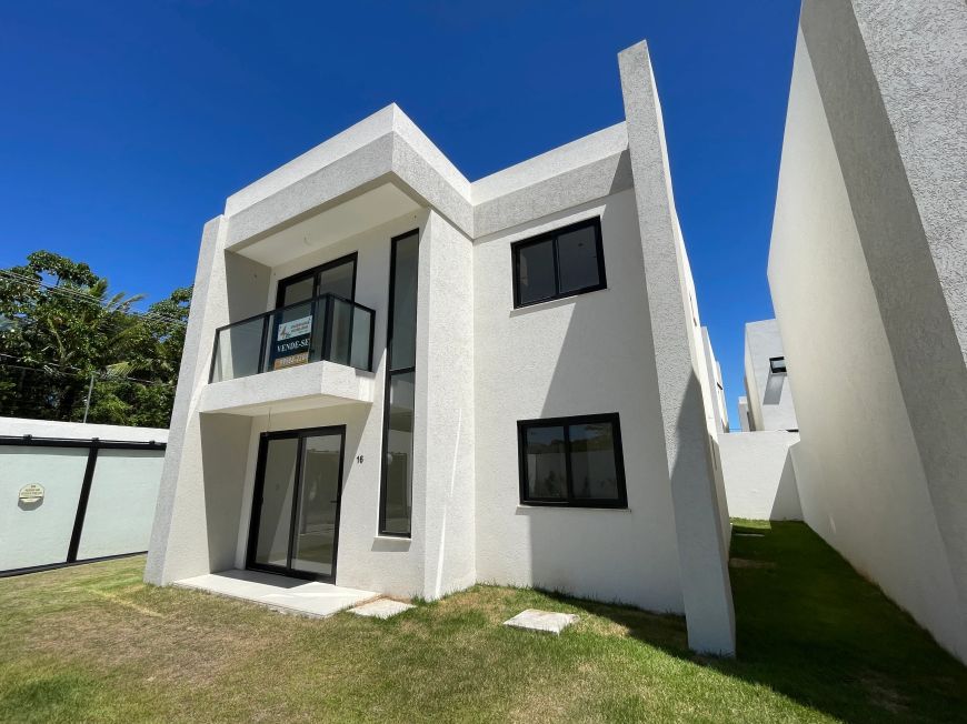 Casa duplex com 4 Suítes, nascente, em condomínio fechado com infraestrutura completa