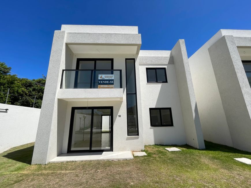 Casa duplex com 4 Suítes, nascente, em condomínio fechado com infraestrutura completa