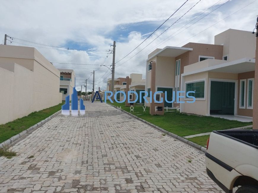 Casa em Condomínio à Venda em Nova Abrantes, Camaçari-BA: 2 quartos, 1 suíte, 1 sala, 2 banheiros, 2