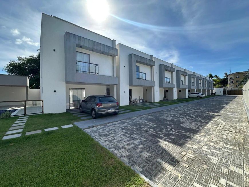 Casa Duplex em Condomínio Fechado - Vilas de Abrantes