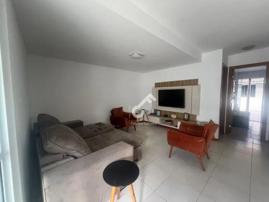 PORTO DO SOL, Abrantes. Duplex PRONTO PARA MORAR com 4 quartos sendo 2 suítes e 1 suíte térrea e 1 s