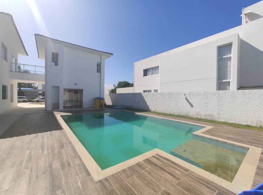 BUSCAVILLE CASA DUPLEX, 4 SUÍTES, EM 650M²