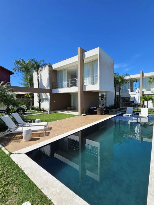 Casa a venda em Busca Vida com 4 suites e piscina em Busca Ville