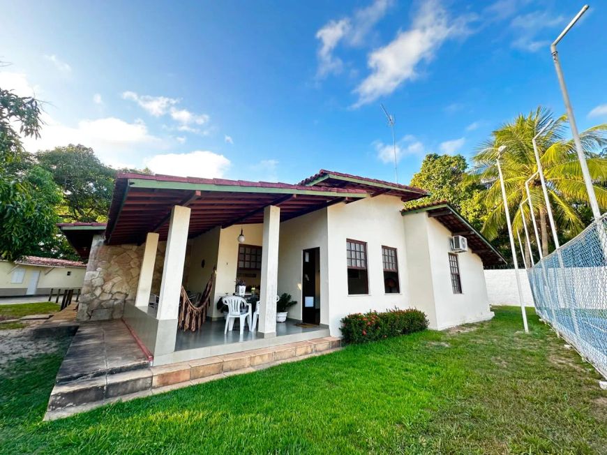 Imóvel para venda tem 2580 metros quadrados com 4 quartos