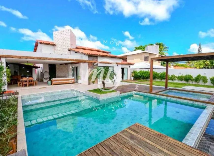 Guarajuba| Casa Duplex| 260m²| a 150m da Praia| 6 Dormitórios| Piscina e Area Gourmet