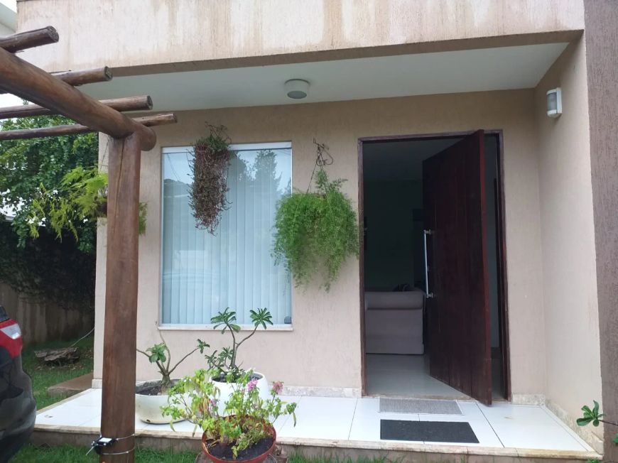 Cód. 577 Abrantes Casa com 3/4 sendo um suíte com Varanda