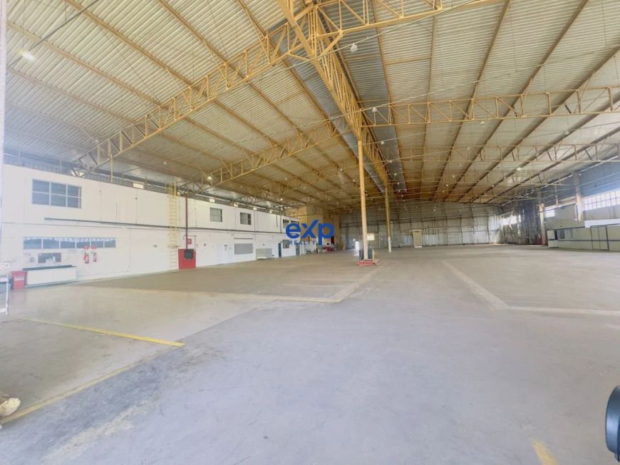 Oportunidade Rara: Galpão Industrial de 3.837,77m² no PoloPlast