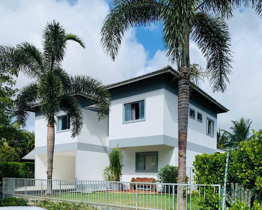 Casa de luxo em condomínio à venda em Busca Vida, Camaçari-BA: 4 quartos, 4 suítes, 2 salas, 2 banhe