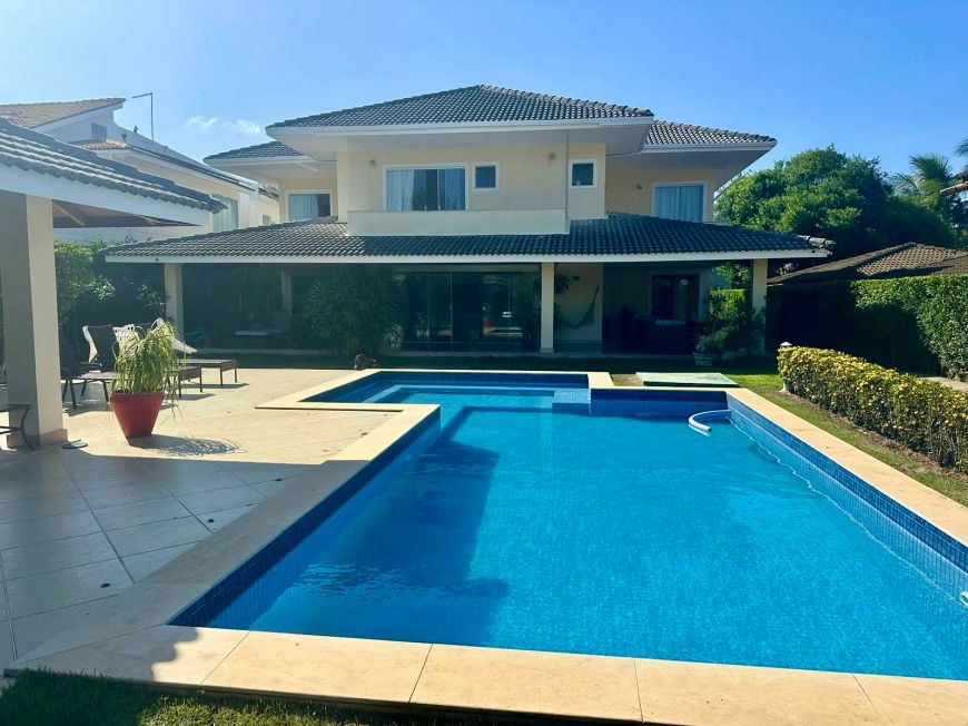Casa nascente para venda em condomínio com 5/4. Busca vida- Bahia.