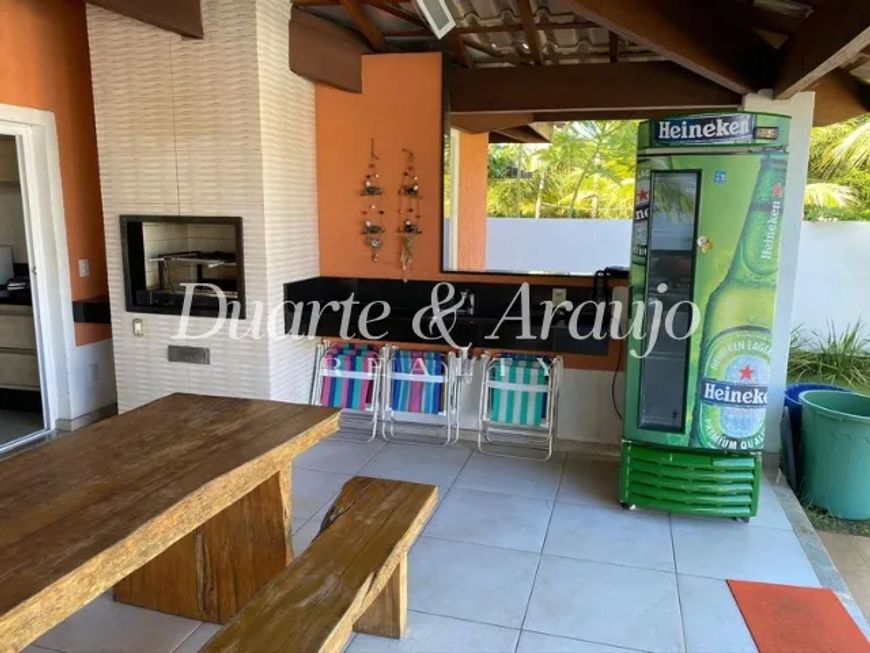 Casa à venda em Guarajuba a poucos passos do mar 8 suítes