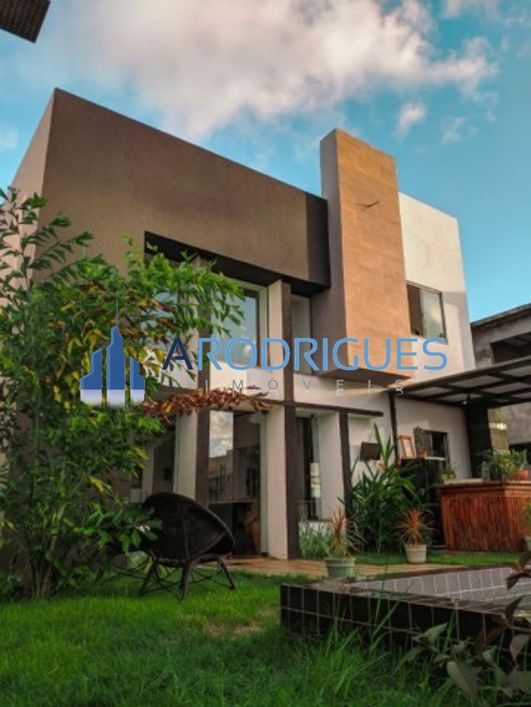 Casa Moderna no Litoral Norte