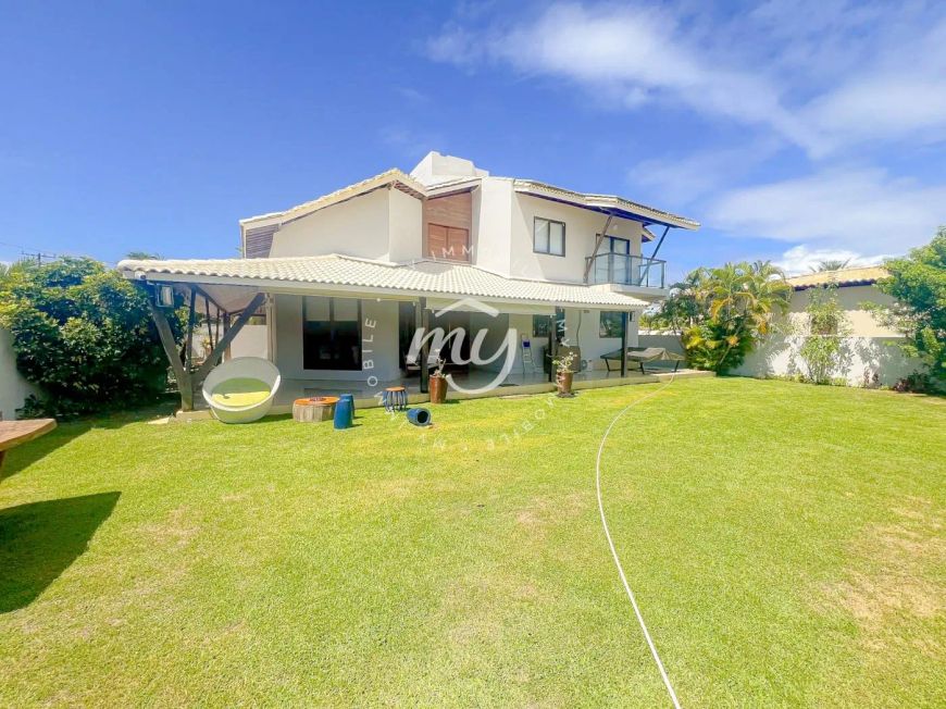 Guarajuba| Casa Duplex com 450m²| 6 Dormitórios sendo 2 Suítes| Piscina e Qiosque Gourmet