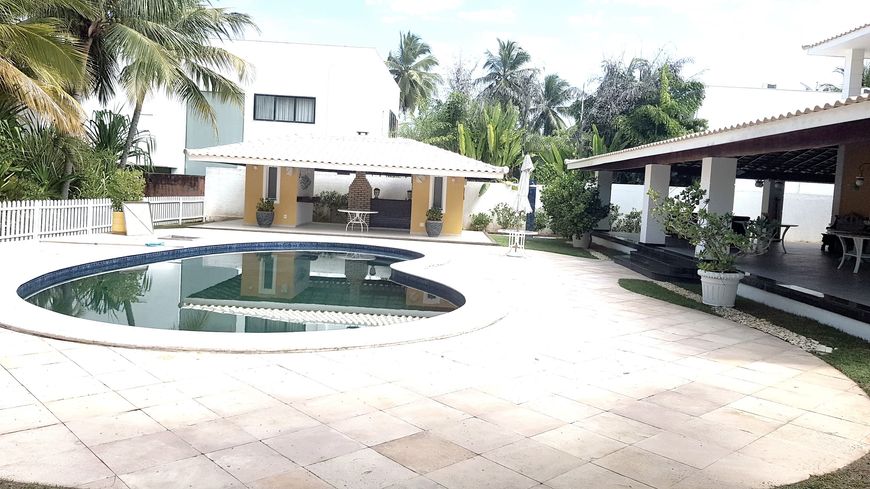 Linda casa em Busca Vida, 50 metros do mar.