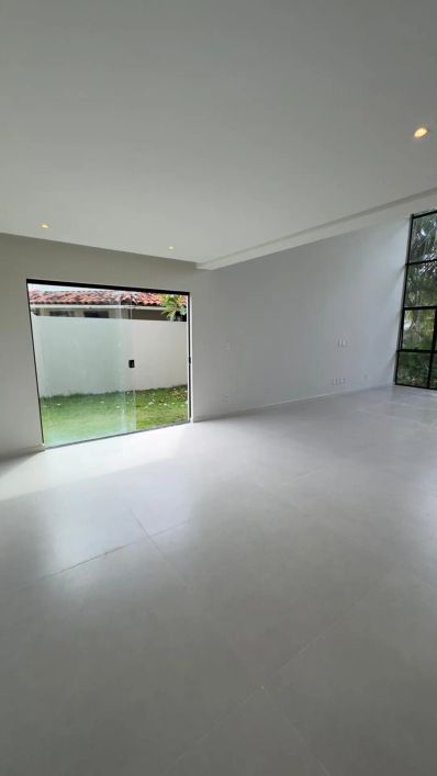 Imóvel para venda possui 621 metros quadrados com 5 quartos em Busca Vida (Abrantes) - Camaçari - BA