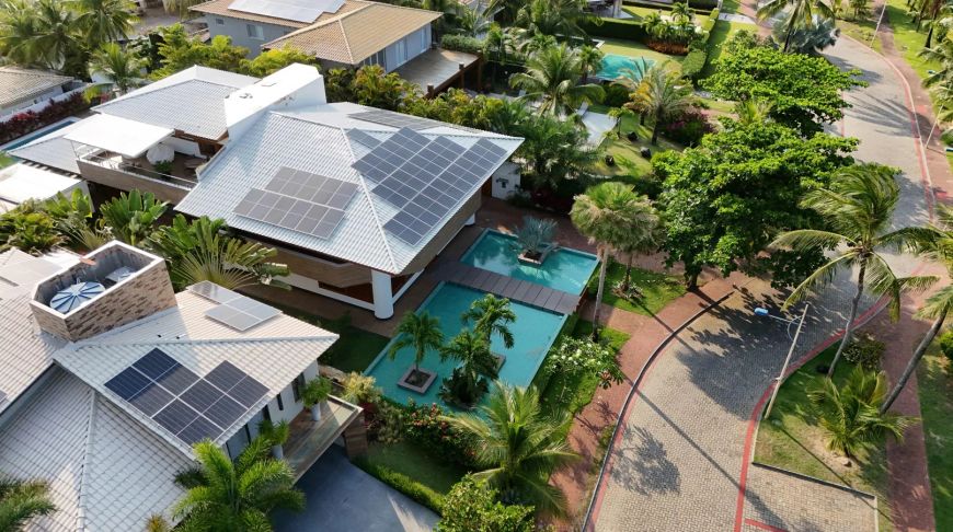 Maravilhosa casa Duplex, 6 suítes, Alto padrão, 30 m da praia, Porto Busca Vida Resort, Camaçari, BA