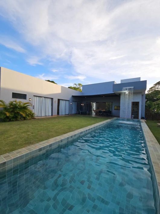 Casa térrea para venda com 3/4. Condomínio Busca vida- Camaçari- Bahia.