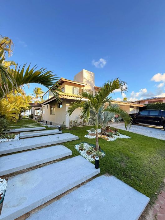 Casa a venda no porto resort busca vida com 5 suites reformada frente mar