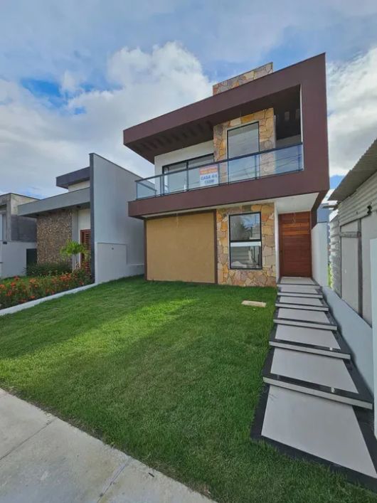LINDA CASA NASCENTE 4 SUÍTES NO VILA FLORENÇA