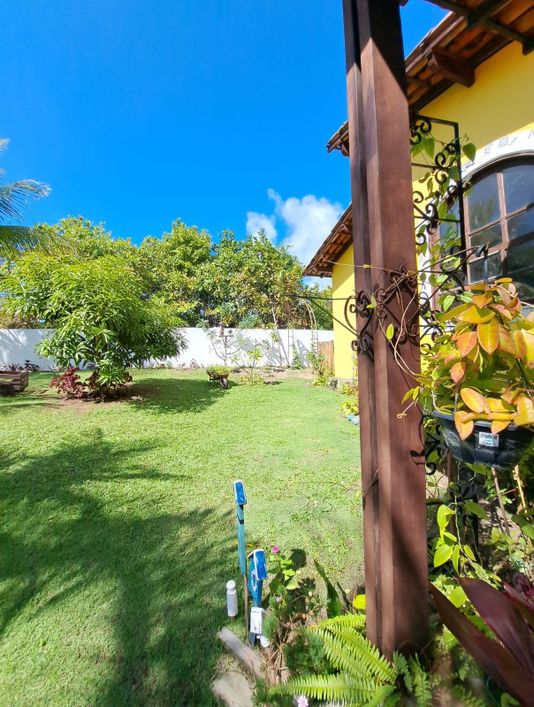Casa de condomínio térrea para venda possui 324 metros quadrados com 4 quartos