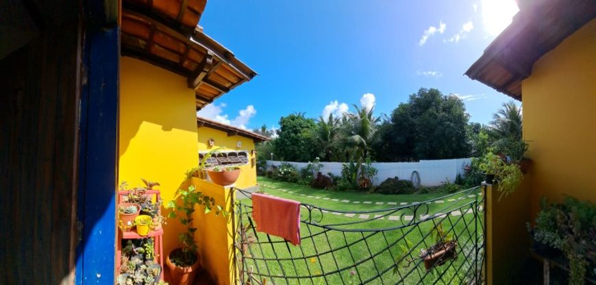 Casa de condomínio térrea para venda possui 324 metros quadrados com 4 quartos