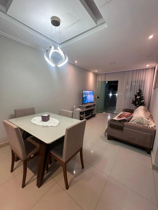 ABRANTES - CASA - 200M² - 2/4 1 SUÍTE - 2 VAGAS DE GARAGEM - PISCINA PRIVATIVA