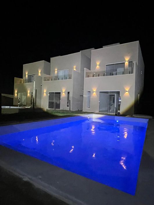 Imóvel para venda tem 80 metros quadrados com 3 quartos em Barra do Jacuípe - Camaçari - BA