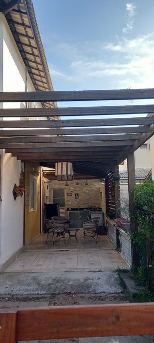 Casa de condomínio para venda possui 80 metros quadrados com 3 quartos