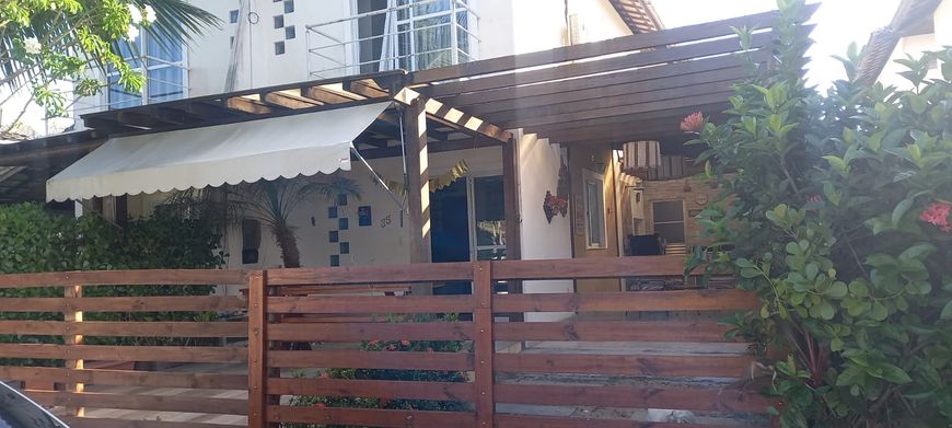 Casa de condomínio para venda possui 80 metros quadrados com 3 quartos