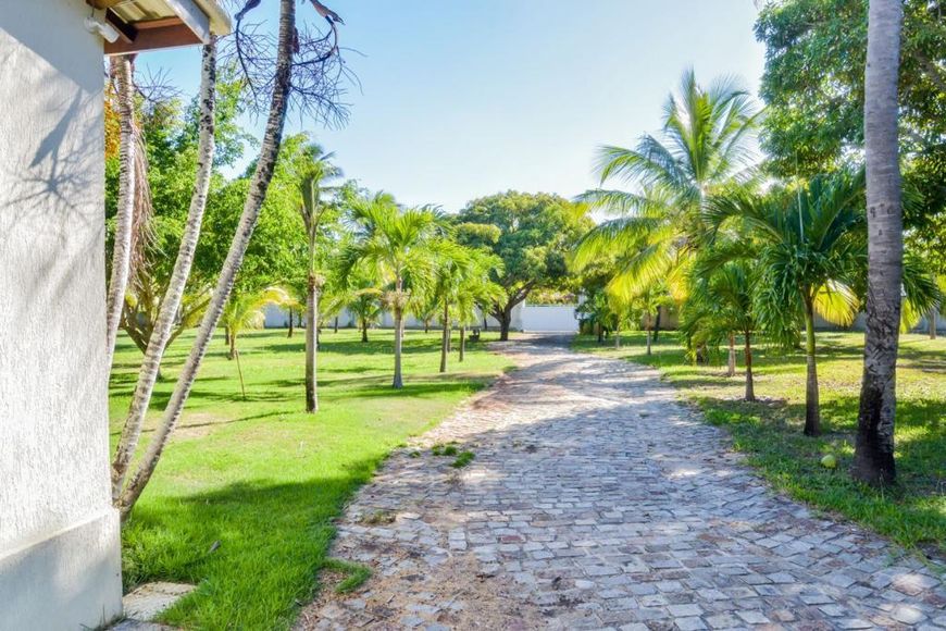 Casa de condomínio para venda tem 1100 metros quadrados com 7 quartos