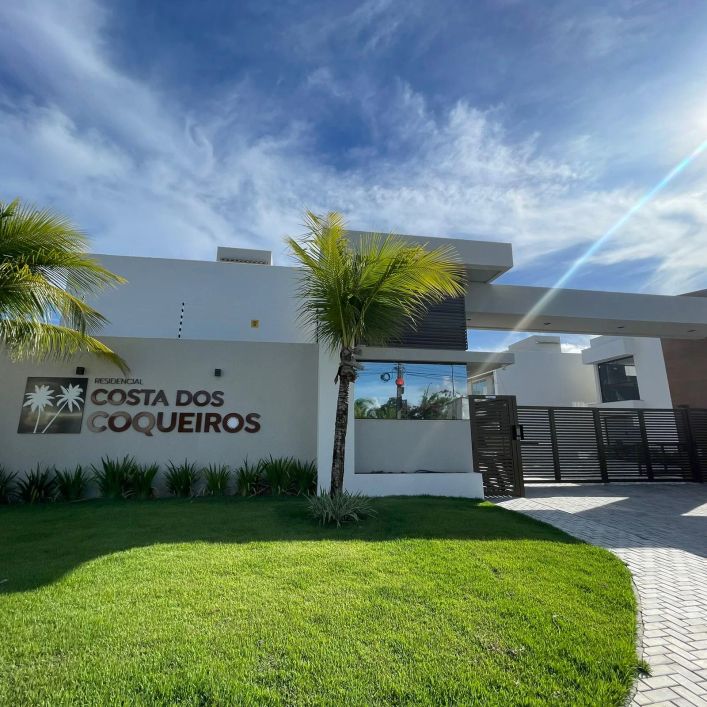Linda Casa Nascente 4/4 Sendo 3 Suítes - Porteira Fechada - Abrantes