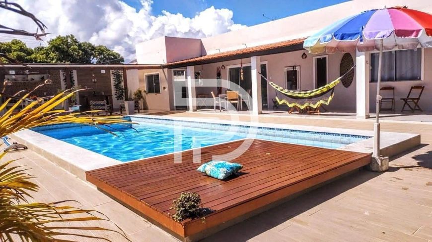 Casa à Venda em Itacimirim na Ilha do Meio, Próxima à Praia da Espera e Praia do Surf, com Localiza
