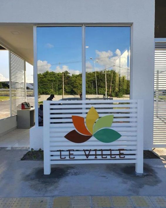 Tenho Lotes disponíveis para venda no Condomínio Le Ville- Camaçari - BA
