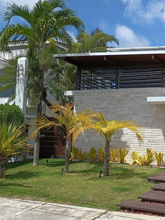 Oportunidade alto padrão!!Linda casa Térrea com piscina no Alphaville Litoral Norte 1!!!