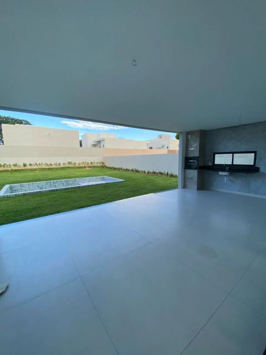 Casa 4/4 recém construída no Condomínio Canto de Guarajuba.
