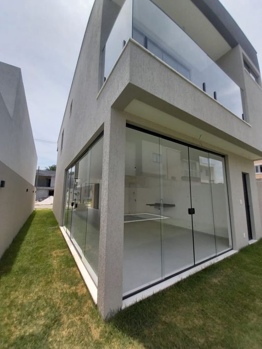 ABRANTES, Casa em condomínio com 4 Suítes, espaço gourmet, Piscina, Oportunidade Única!!!