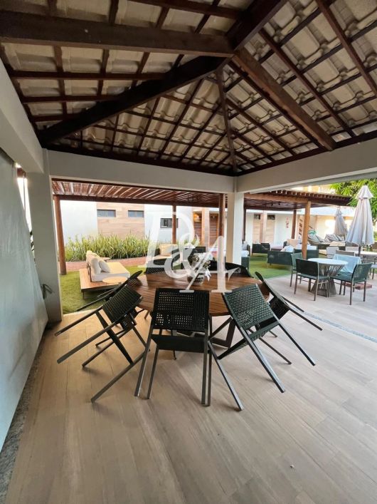 Duplex para venda tem 100 metros quadrados com 4 suítes em Guarajuba (Monte Gordo) - Camaçari - BA