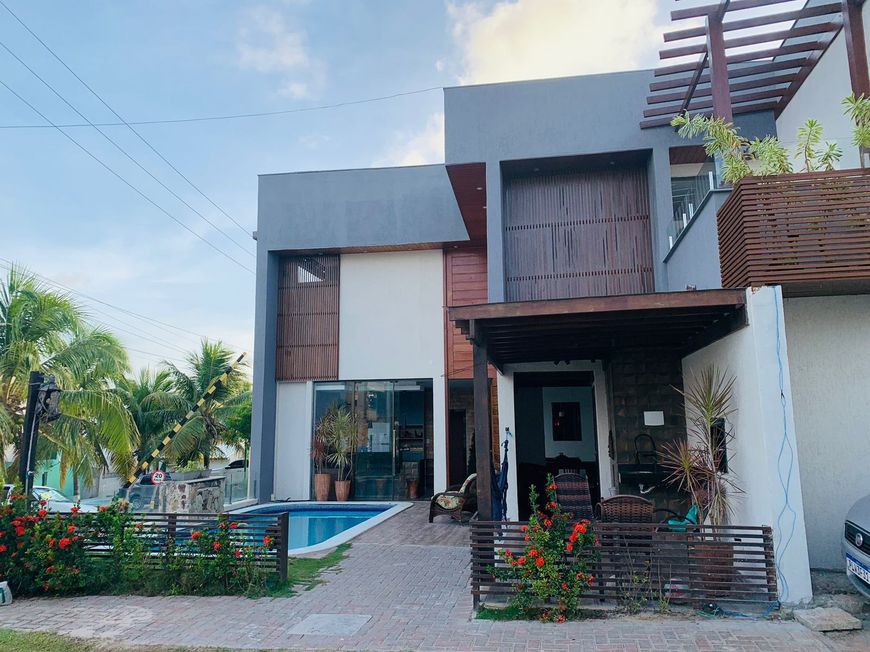 Casa Duplex 241m2 - Térreo: Sala Cozinha Área de Serviço Lavabo Varanda Gourmet 1 suíte - 2° Piso: 0