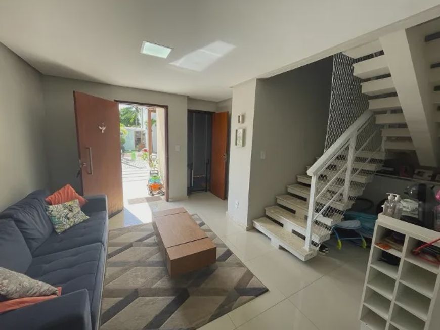 EXCELENTE CASA NASCENTE 3/4 COM SUÍTE E HOME OFICE EM ABRANTES