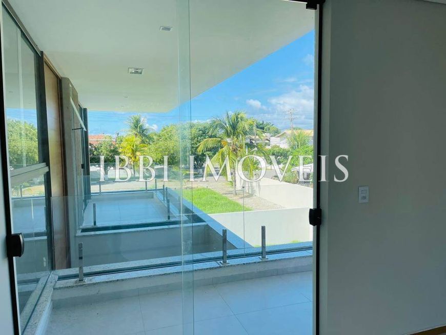 Casa Com 05 Suítes Em Condomínio