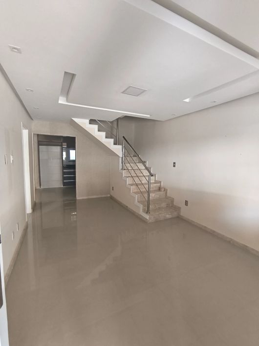 Vendo casa 4/4 sendo uma suíte com closet no condomínio vila Bella