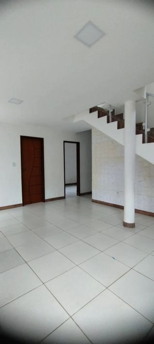 Ótima casa à venda em Abrantes com 4/4 - Camaçari- BA