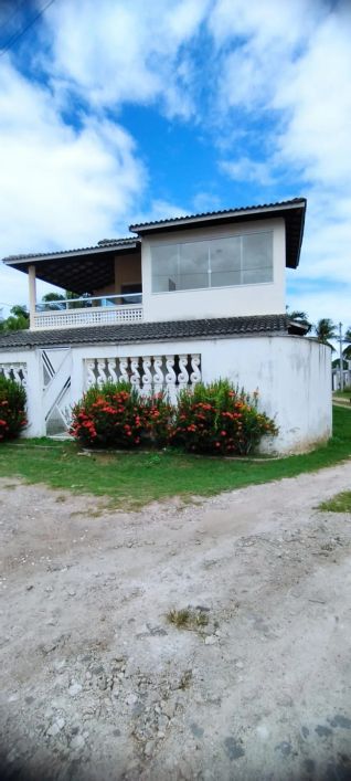 Ótima casa à venda em Abrantes com 4/4 - Camaçari- BA