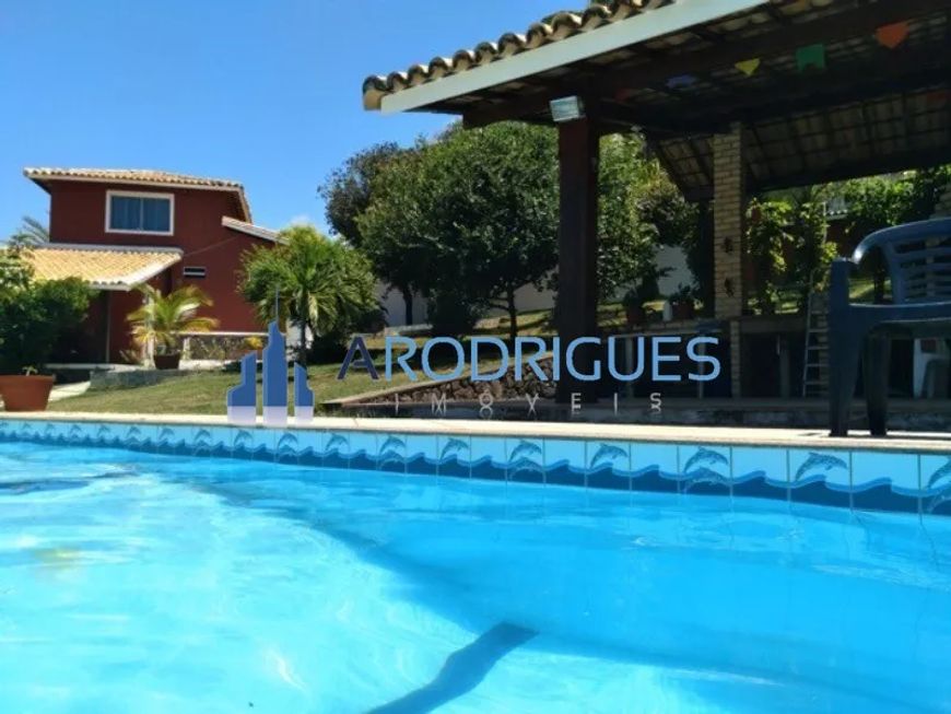 Linda casa em ótimo condomínio na praia de Jauá