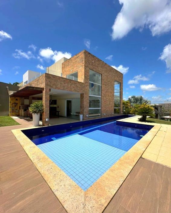 Linda casa dúplex à venda em um excelente terreno no Alphaville Litoral Norte 2