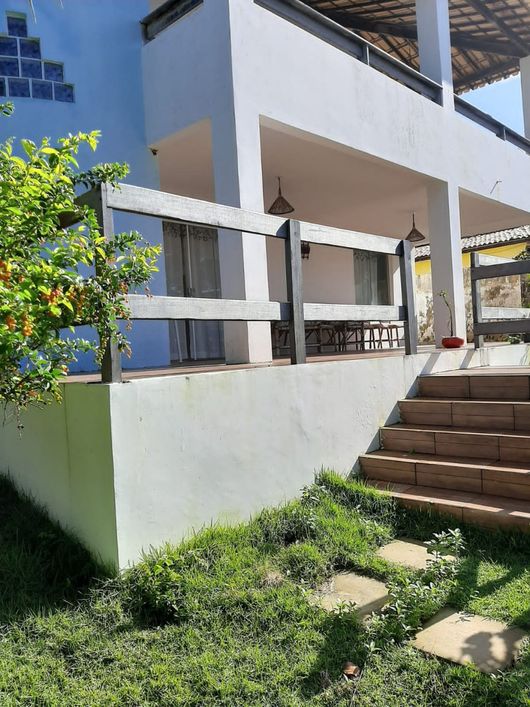 Casa para Venda 380 m² Escriturada, Mobiliada 4/4, Suítes, Piscina, perto da praia de Jauá