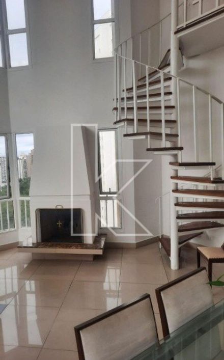 Cobertura Duplex Alto Padrão na Vila Andrade de 3 Quartos com 3 Vagas - 250m² à Venda.