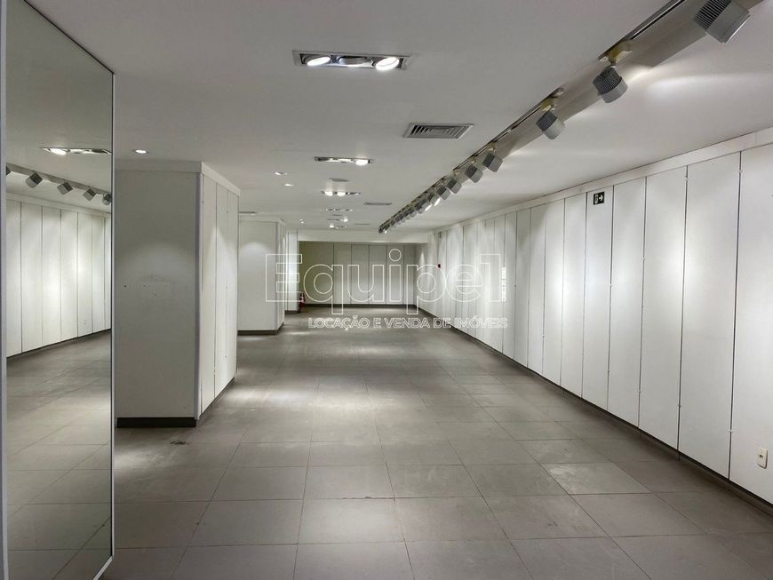 Prédio Comercial Sensacional , em corredor com grande movimento de pedestres! OPORTUNIDADE!!!